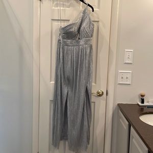 Aidan Mattox size 2 brand new shimmery gown